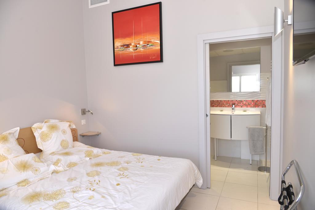 Les Chambres de Montplaisir Marsillargues Chambre photo